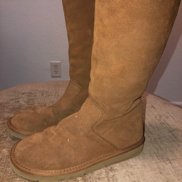 Classic UGG boots - Picture 3 of 5